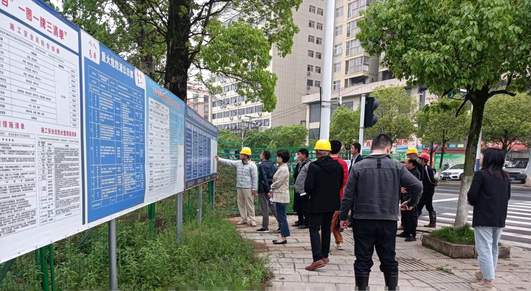 省防汛、吉安市政府等領(lǐng)導(dǎo)到平湖澇區(qū)檢查工作